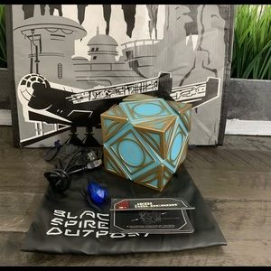 Star Wars Galaxy’s Edge JEDI Holocron & Blue Kyber